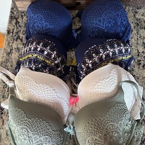 Victoria’s Secret Elegant Lace Women's Intimates Set - Blue, Black, White, Olive